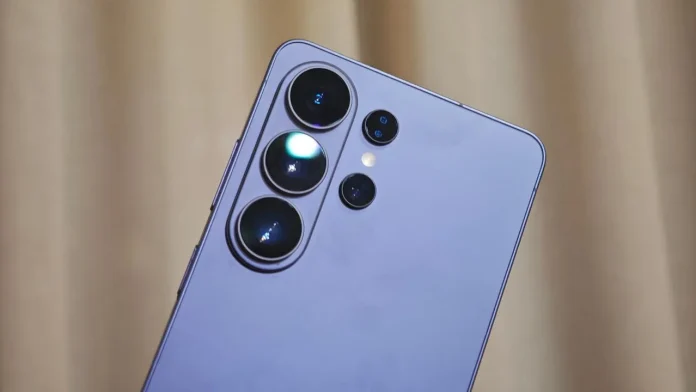 Samsung Galaxy: Γιατί πέφτουν από τα 24MP στα 12MP Samsung Galaxy: Γιατί πέφτουν από τα 24MP στα 12MP