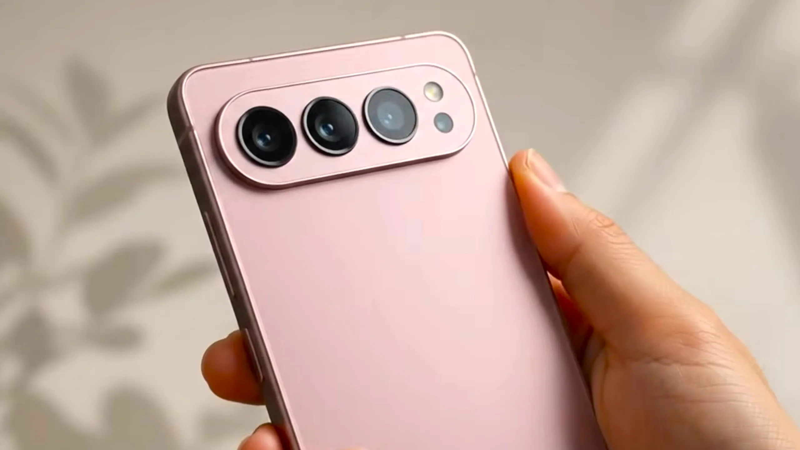 Galaxy S27 Ultra: Χάνει την Κάθετη Κάμερα ή Όχι; Galaxy S27 Ultra Pink Colour