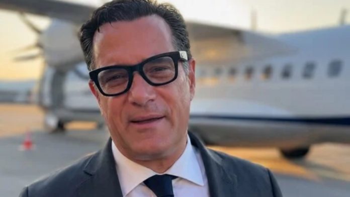 <strong>Άδωνις Γεωργιάδης: Τα meta2 γυαλιά του το επιβεβαιώνει</strong> <p><strong>Άδωνις Γεωργιάδης: Τα meta2 γυαλιά του το επιβεβαιώνει</strong></p>