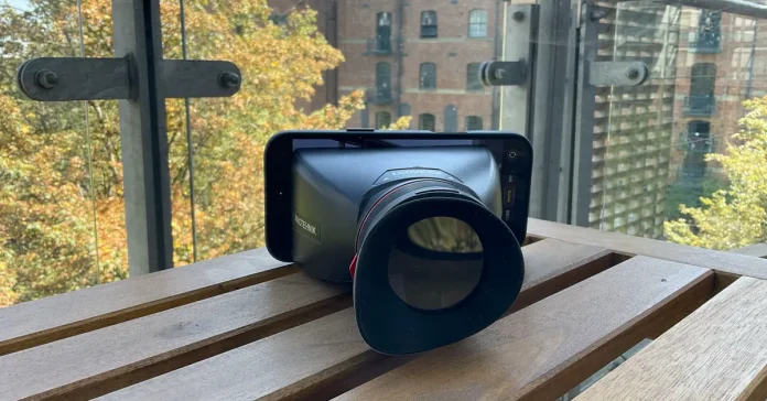 DIY iPhone camera mod: Παράξενος σχεδιασμός, απίθανη χρήση DIY iPhone camera mod: Παράξενος σχεδιασμός, απίθανη χρήση
