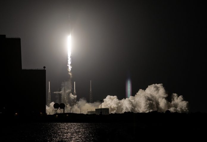 Σελήνη: Πύραυλος της SpaceX συντρίβεται την Τετάρτη Σελήνη: Πύραυλος της SpaceX συντρίβεται την Τετάρτη