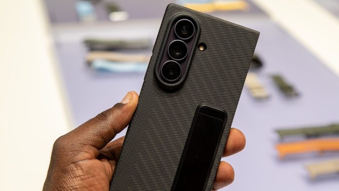 Galaxy Z Fold 8 Ultra: Ταιριάζουν οι θήκες του Fold 7; Galaxy Z Fold 8 Ultra: Ταιριάζουν οι θήκες του Fold 7;