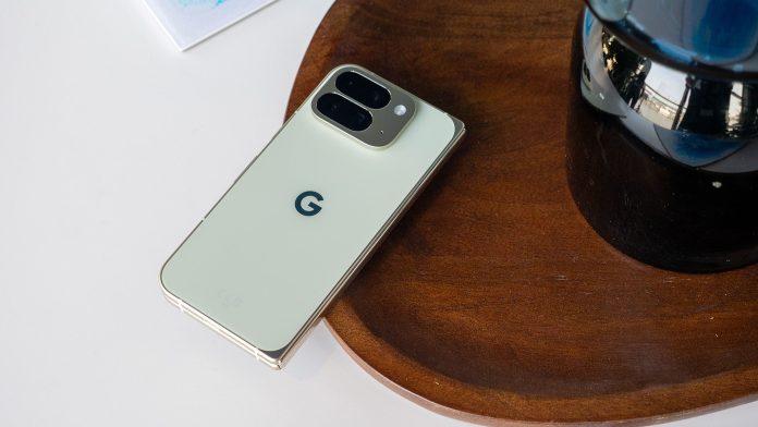 Z Fold 8 Ultra vs Pixel 10 Pro Fold: Λεπτότητα ή αντοχή; Z Fold 8 Ultra vs Pixel 10 Pro Fold: Λεπτότητα ή αντοχή;