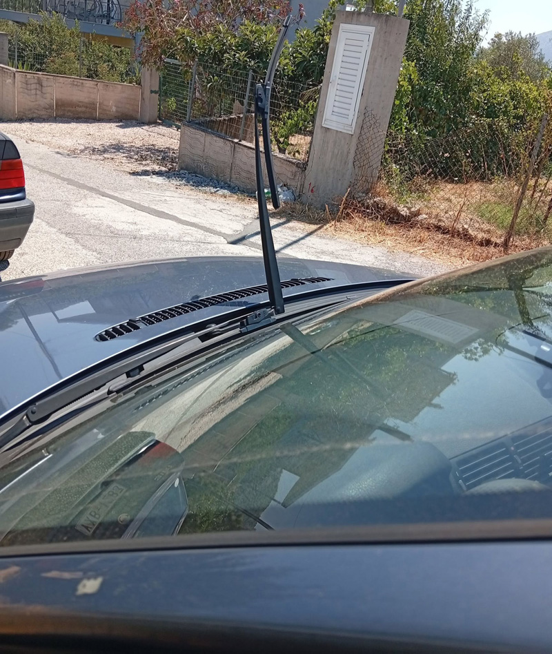 Γιατί «Μαρκάρουν» Αυτοκίνητα Με Σηκωμένους Υαλοκαθαριστήρες – Και Πώς Σε Προστατεύει η Τεχνολογία Γιατί «Μαρκάρουν» Αυτοκίνητα Με Σηκωμένους Υαλοκαθαριστήρες – Και Πώς Σε Προστατεύει η Τεχνολογία