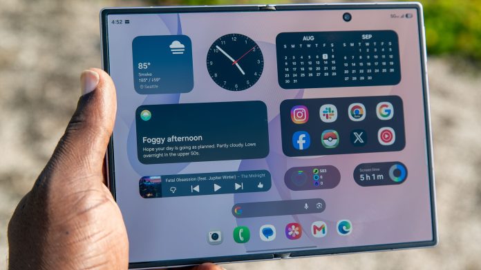 Galaxy Z Fold 8: 4 λόγοι να το πάρεις και 4 να το αποφύγεις Galaxy Z Fold 8: 4 λόγοι να το πάρεις και 4 να το αποφύγεις