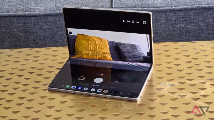 Samsung Galaxy Z Fold 8: Εξαιρετικό αλλά Λείπει Κάτι Σημαντικό Samsung Galaxy Z Fold 8: Εξαιρετικό αλλά Λείπει Κάτι Σημαντικό